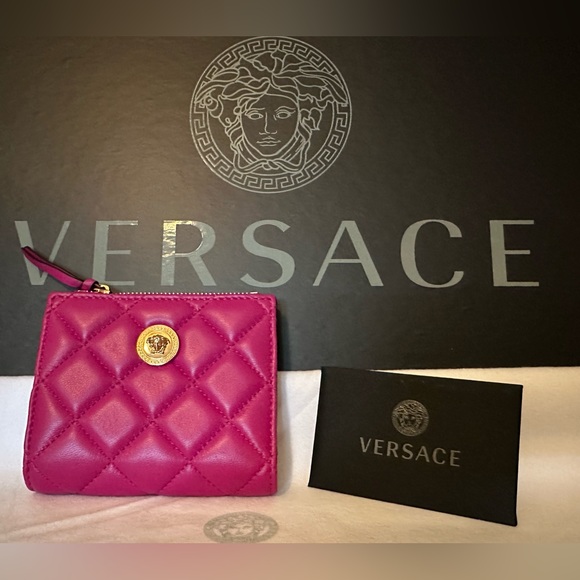 Versace Pink quilted card case compact wallet NEW (AUTHENTIC) - Picture 1 of 10